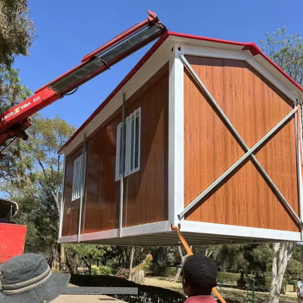 Detachable Steepletop Container House